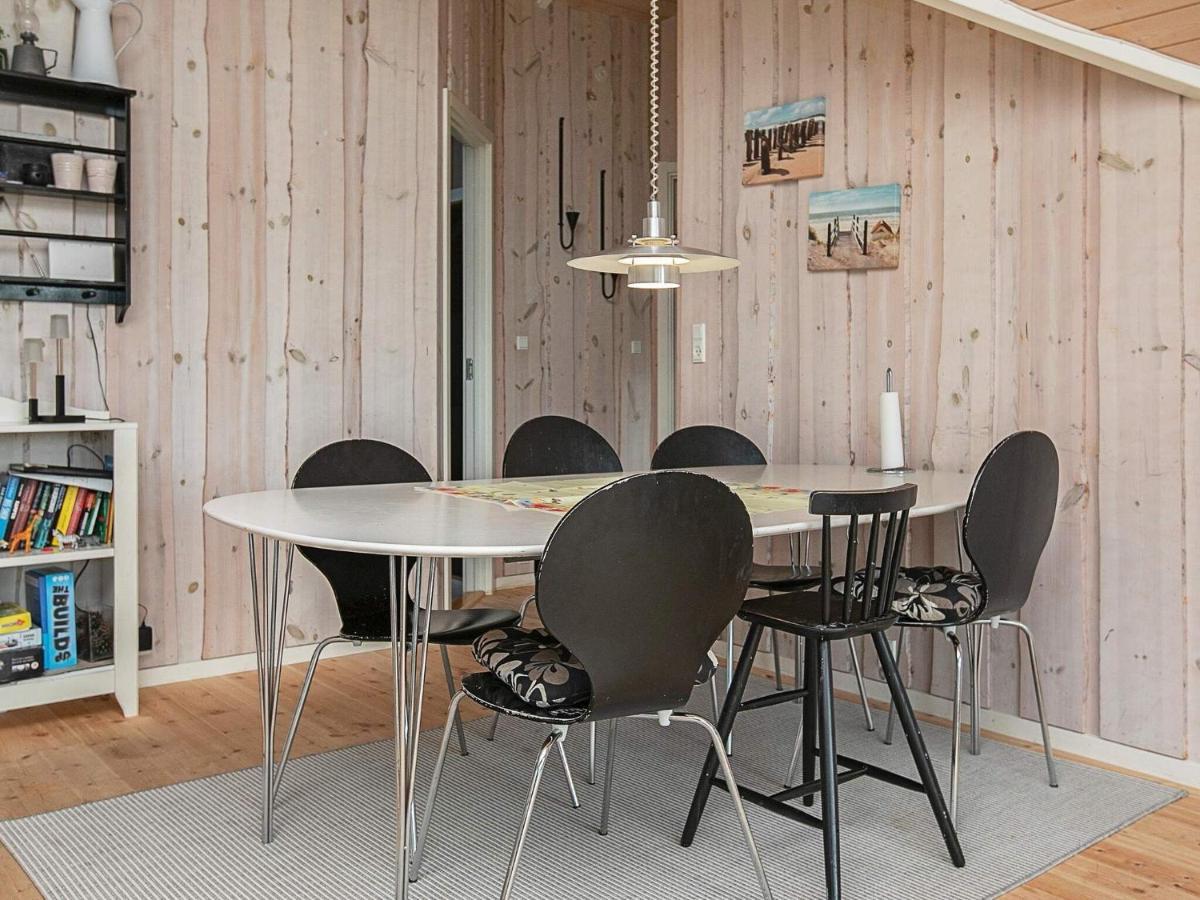 Four-Bedroom Holiday Home In Vaeggerlose 8 Bøtø By Exteriör bild