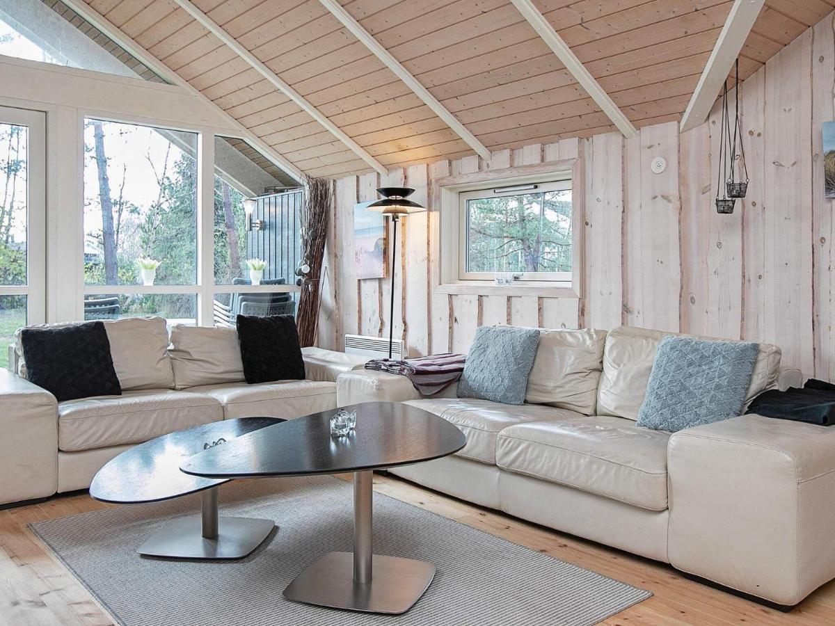 Four-Bedroom Holiday Home In Vaeggerlose 8 Bøtø By Exteriör bild