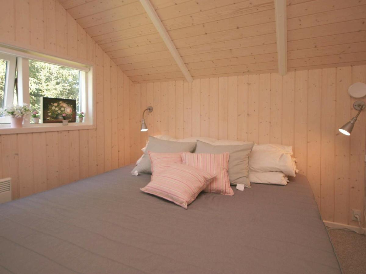 Four-Bedroom Holiday Home In Vaeggerlose 8 Bøtø By Exteriör bild