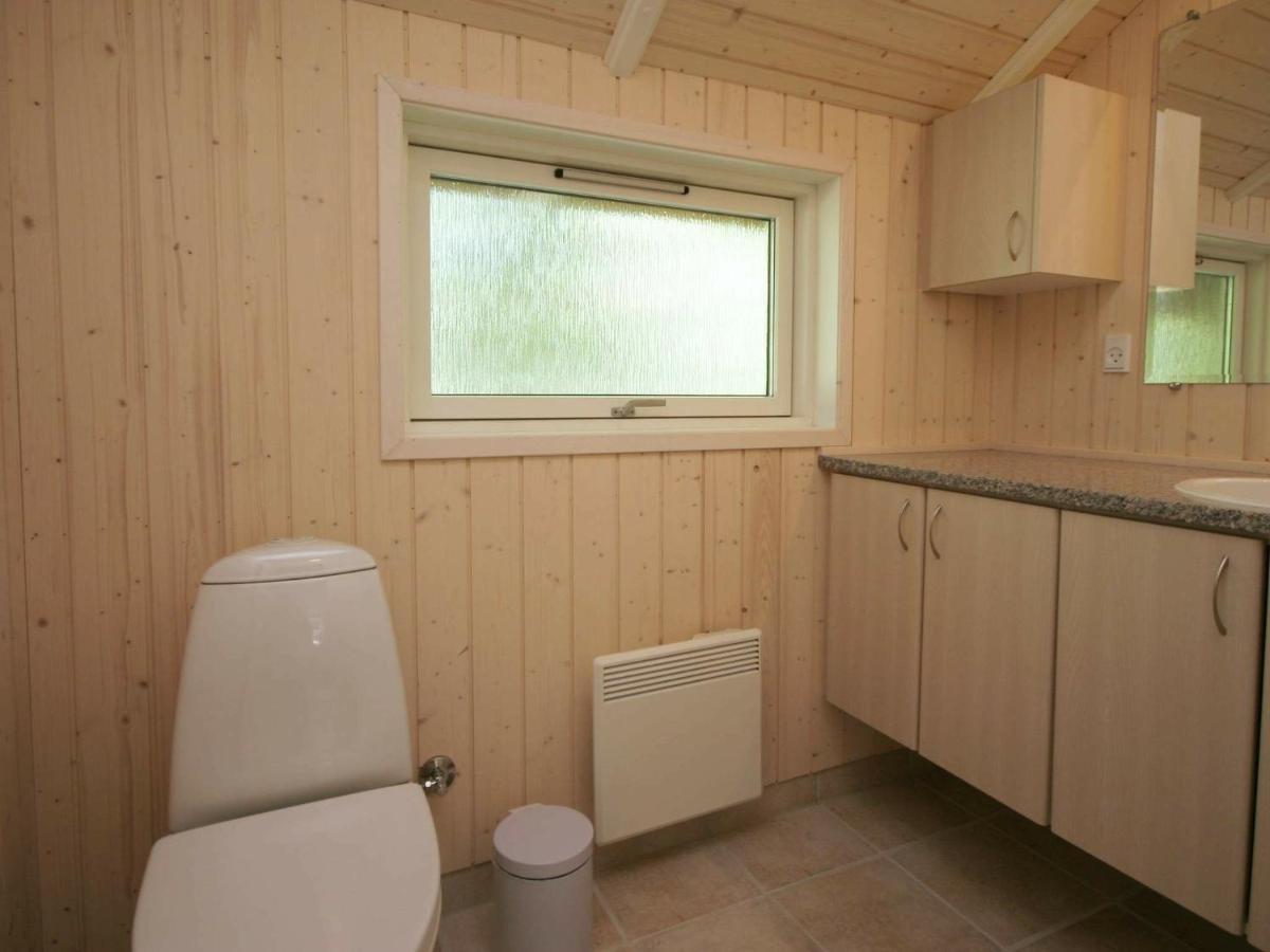 Four-Bedroom Holiday Home In Vaeggerlose 8 Bøtø By Exteriör bild